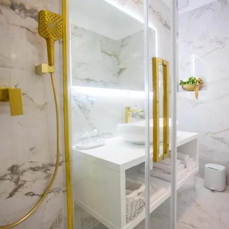 And Style Luxury 2 Bed & Breakfast 4*