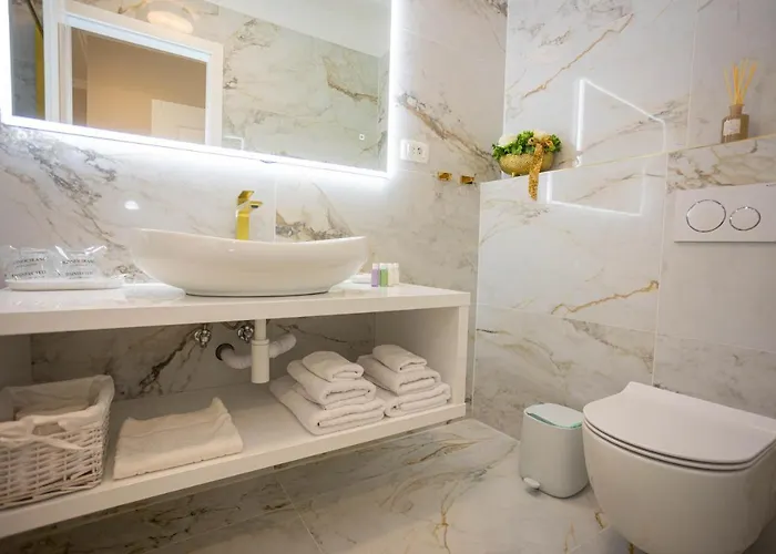 And Style Luxury 2 4*